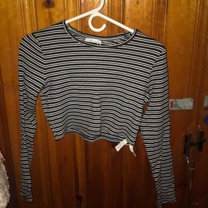 Cropped long sleeve shirt